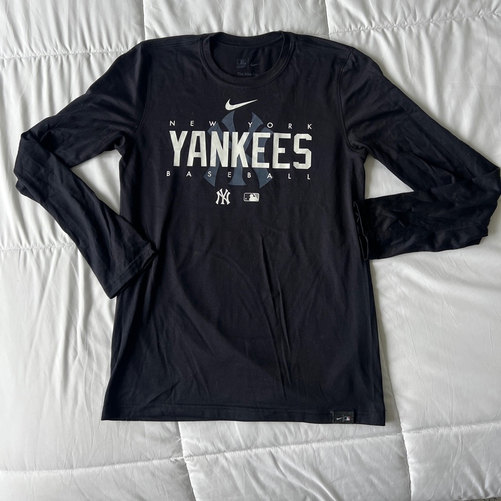 New York Yankees Nike Shirt